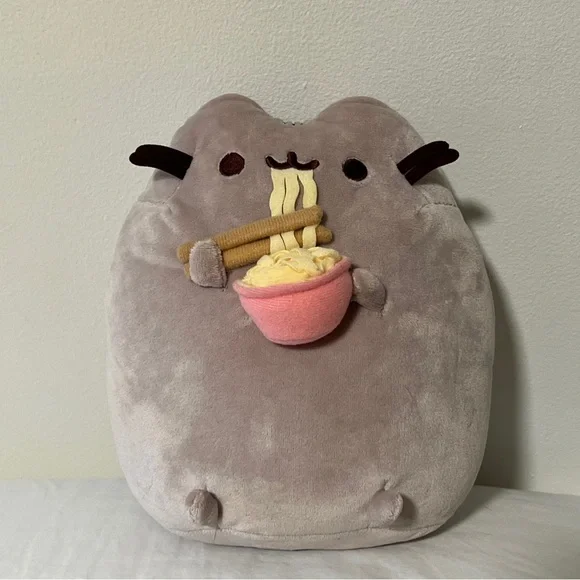 Pusheen eating ramen 2017 - Picture 2 of 4